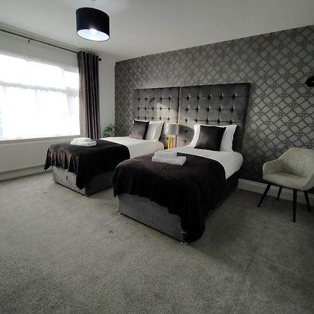 Sirius House - Sleeps 7, Driveway, Garden Villa Crewe Dış mekan fotoğraf