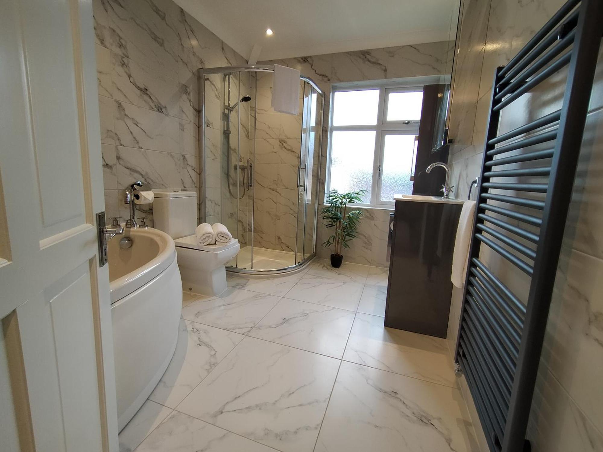 Sirius House - Sleeps 7, Driveway, Garden Villa Crewe Dış mekan fotoğraf