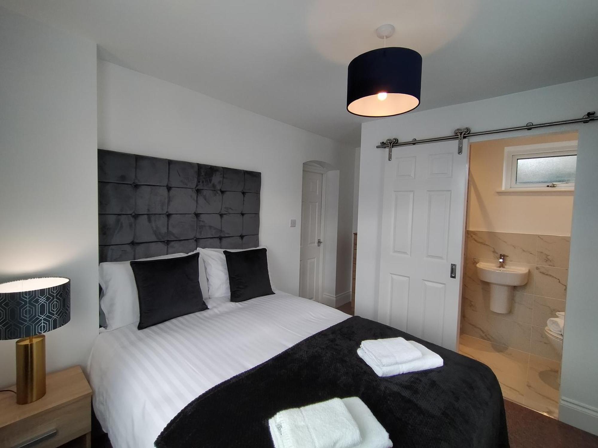 Sirius House - Sleeps 7, Driveway, Garden Villa Crewe Dış mekan fotoğraf