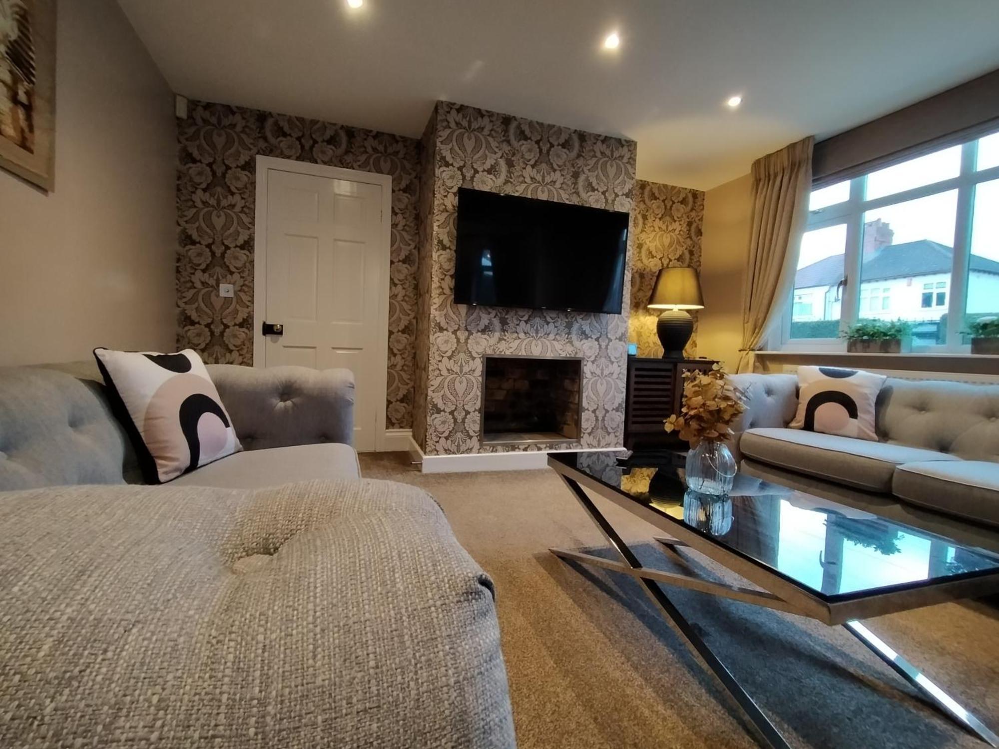 Sirius House - Sleeps 7, Driveway, Garden Villa Crewe Dış mekan fotoğraf
